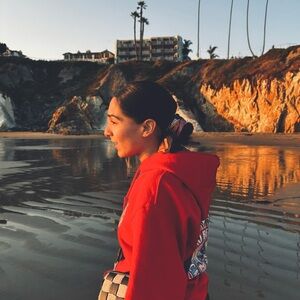 Meet your Posher ! 💛Aaralyn 😃!